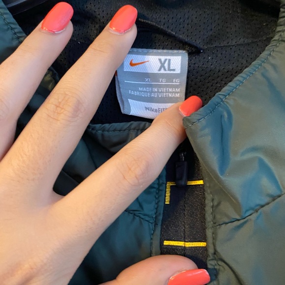 Nike LIVESTRONG Windbreaker - Picture 3 of 3